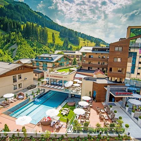 Alpinresort Valsaa - Sport & Spa Saalbach-Hinterglemm Exteriör bild