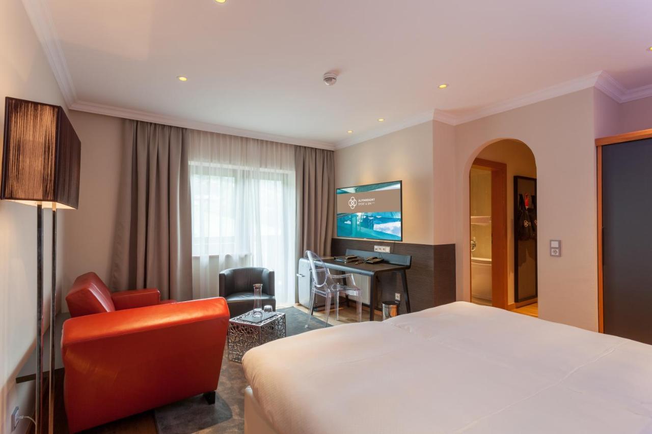Alpinresort Valsaa - Sport & Spa Saalbach-Hinterglemm Exteriör bild