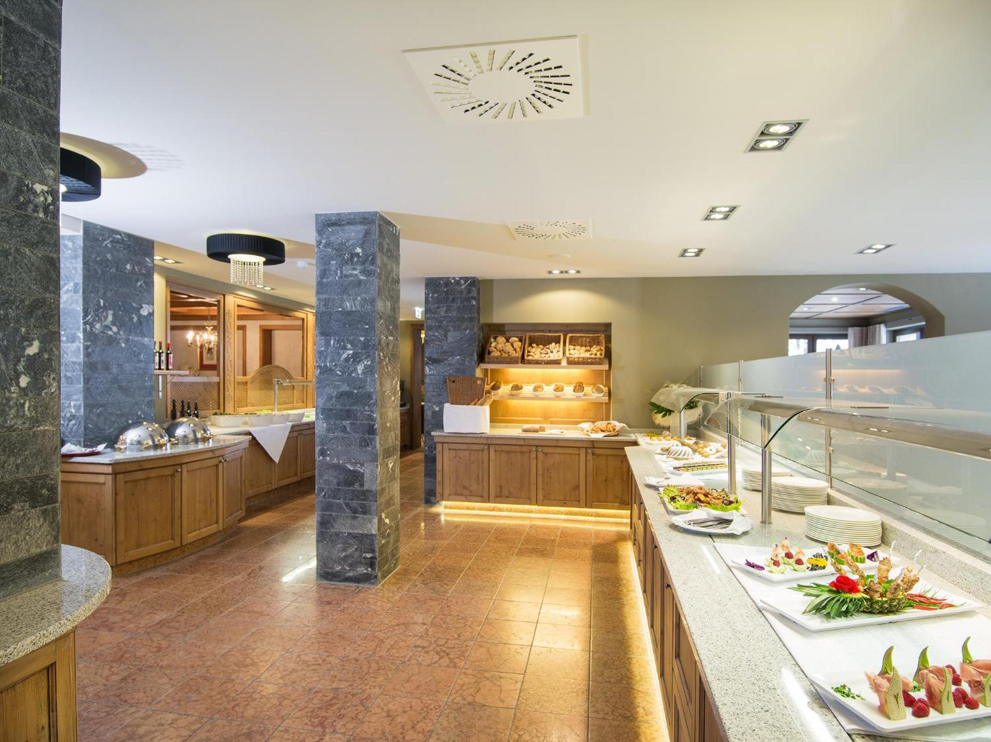 Alpinresort Valsaa - Sport & Spa Saalbach-Hinterglemm Exteriör bild