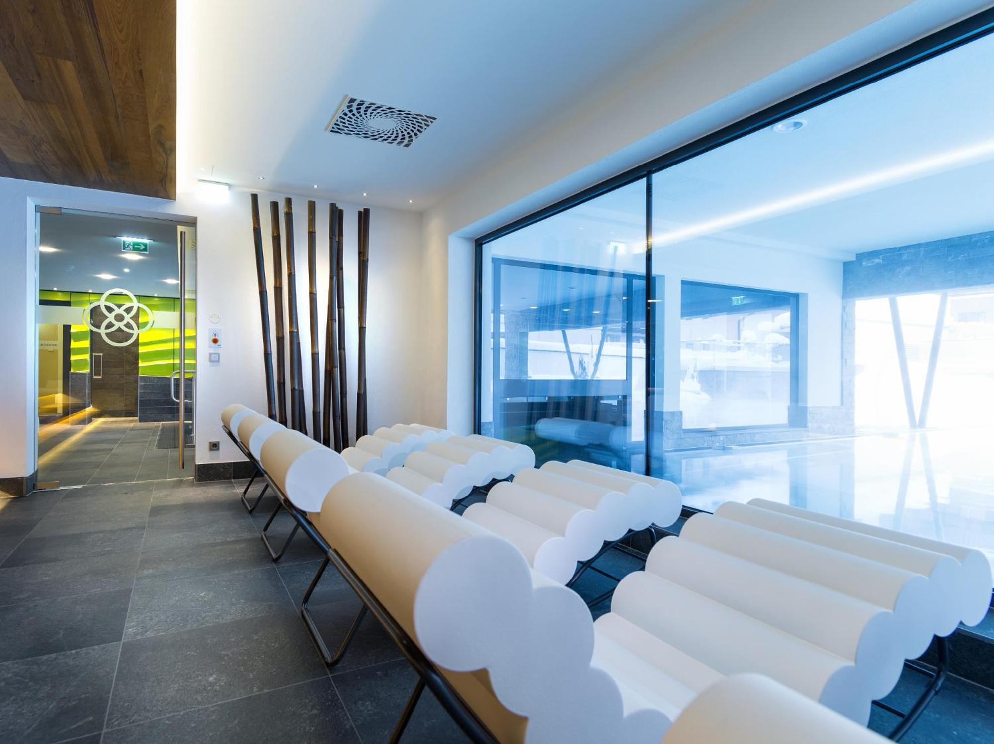 Alpinresort Valsaa - Sport & Spa Saalbach-Hinterglemm Exteriör bild