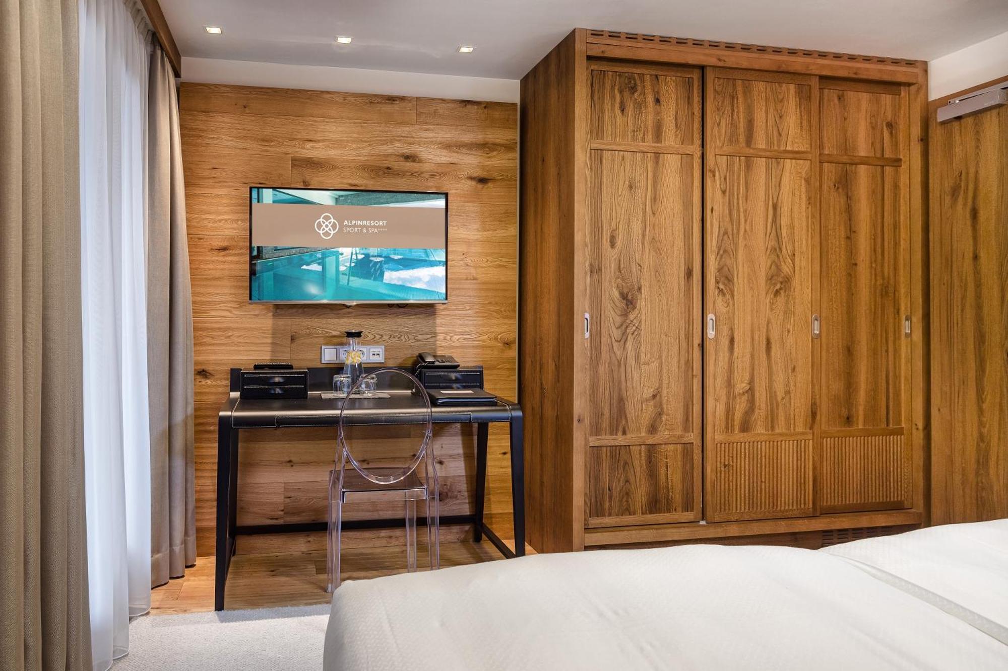 Alpinresort Valsaa - Sport & Spa Saalbach-Hinterglemm Rum bild