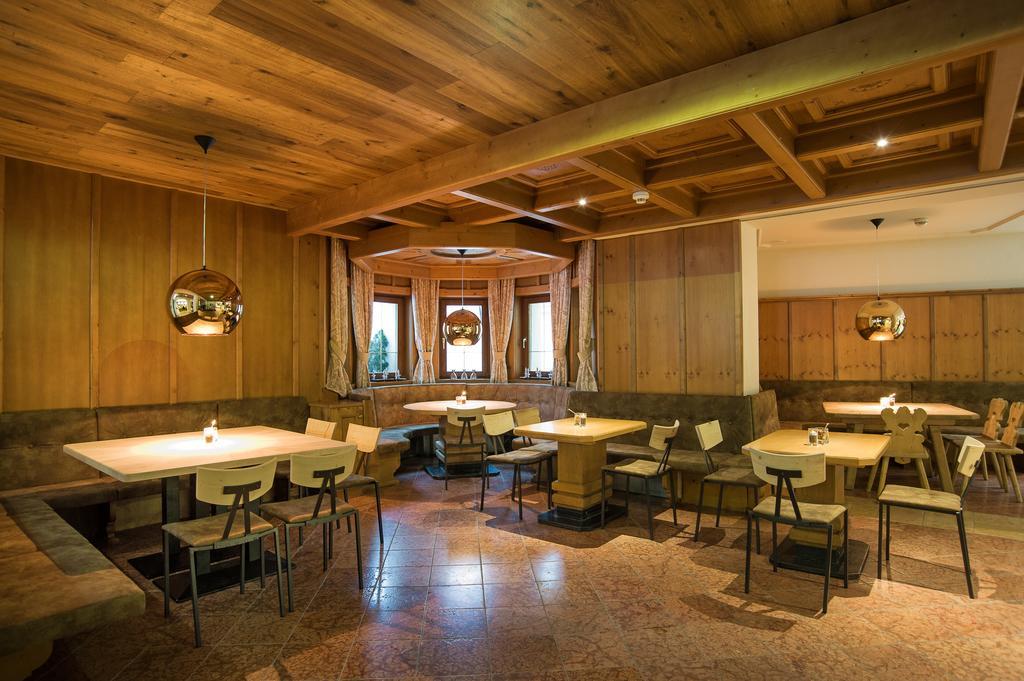 Alpinresort Valsaa - Sport & Spa Saalbach-Hinterglemm Exteriör bild