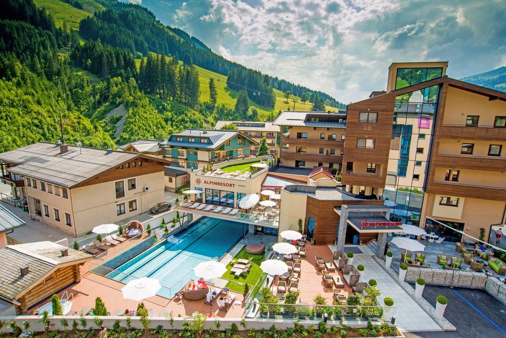 Alpinresort Valsaa - Sport & Spa Saalbach-Hinterglemm Exteriör bild