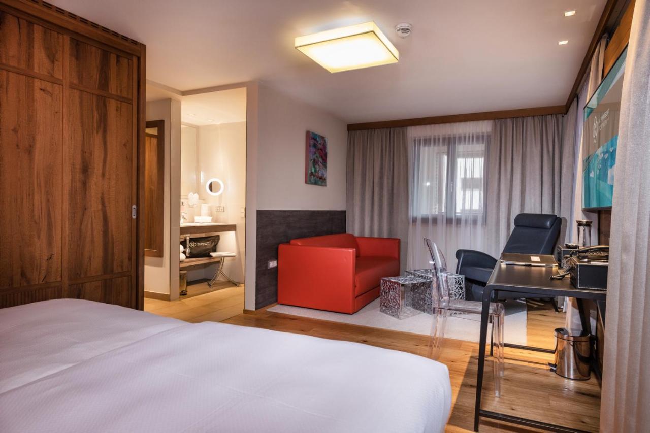 Alpinresort Valsaa - Sport & Spa Saalbach-Hinterglemm Exteriör bild
